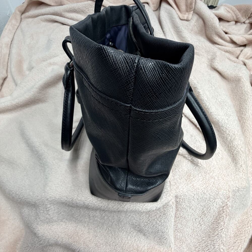 Tumi Villa Turin Black Leather Large Shopper Tote Bag Padlock Shoulder Work - Picture 3 of 13